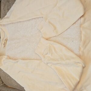 Hollister cream sweatshirt